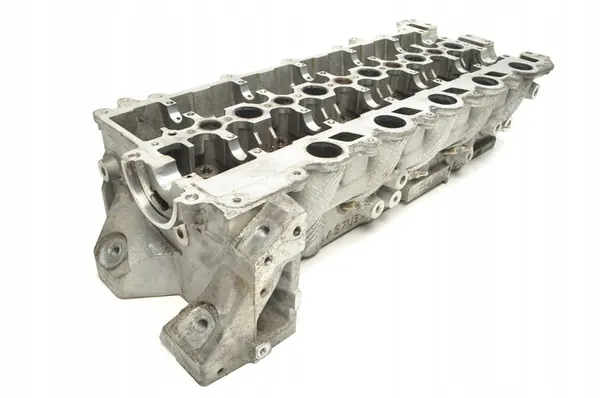 Complete Cylinder Head Volvo 2.0D3/2.4D4/2.4D5 XC60 V70 V60 30777365 image 6