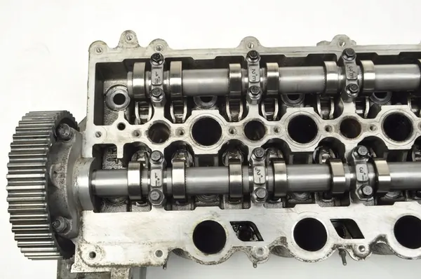 Complete Cylinder Head Volvo 2.0D3/2.4D4/2.4D5 XC60 V70 V60 30777365 image 9