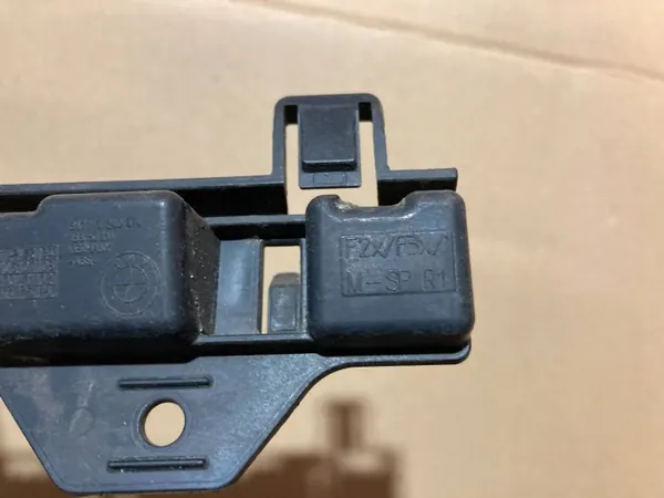 BMW 1 F20 Höger Glidlist OEM 51777240874 image 5