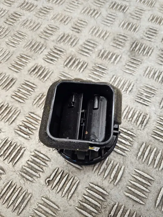 Grille de ventilation tableau Audi A3 8V S-Line OEM 8V0820901A image 10