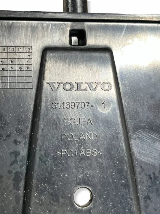 Reposabrazos Volvo XC60 II OEM 31469700 - Usado image 6