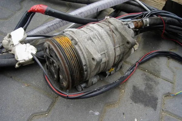 OEM bnt-402201-001 Compressor AC autocarro 15 m³ usado image 4