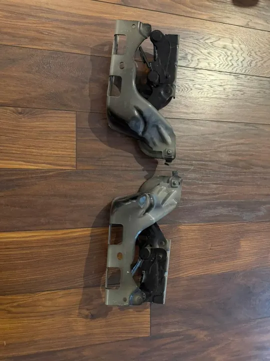Charnière de Capot Mercedes W213 OEM A2138800228 image 4