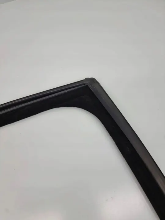 Fönsterpackning höger bakdörr Jaguar F-Pace 2018 OEM HX8325766A image 5