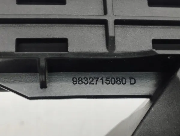 Guide de vitre arrière Citroen C4 III e-C4 OEM 9832978680 image 4