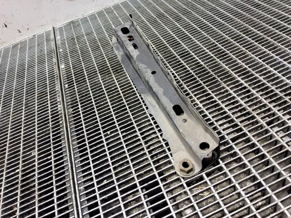 Suporte cinto dianteiro direito OEM SKE56703 image 4