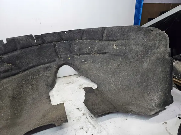 Left Front Wheel Arch Audi Q7 4L 4L0809961C image 3