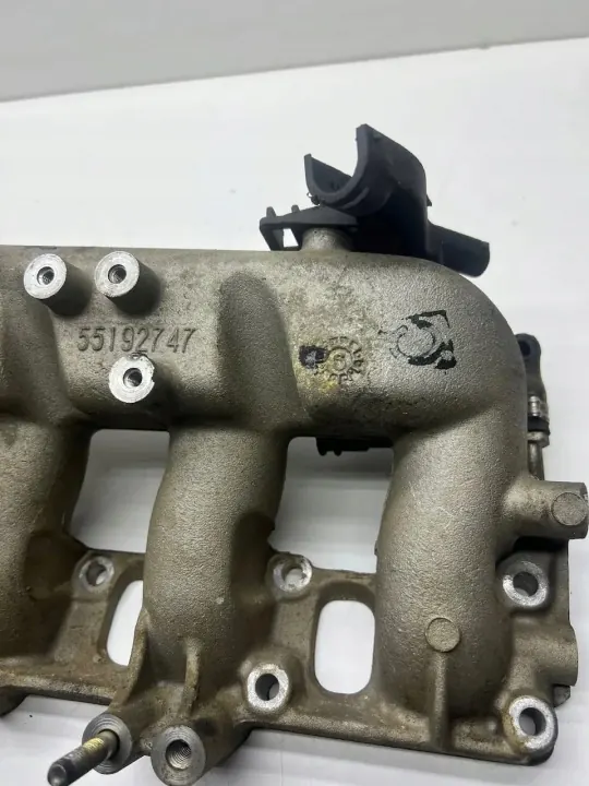 Collecteur d'admission Opel Zafira B OEM 55192747 1.9L Diesel image 4