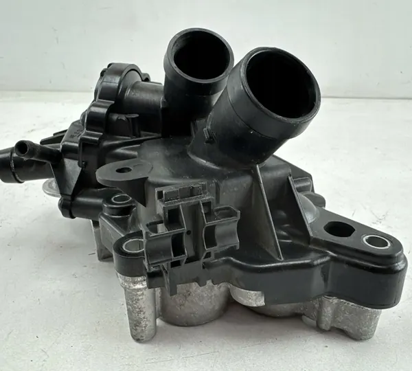 Pompa acqua Volkswagen Golf VIII 2020 OEM image 5