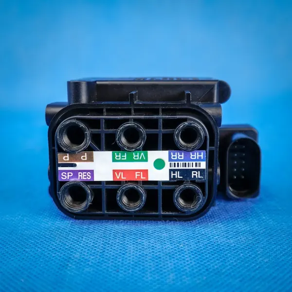 Conjunto de Válvulas Pneumáticas Audi A6 A7 A8 4H0616013A image 1