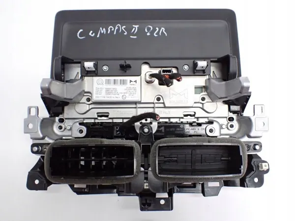 OEM 68455716AG Navigointinäytön ritilä Jeep Compassille image 3