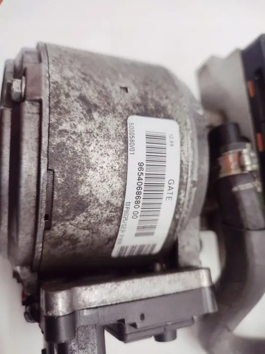 Pompe de suspension Citroen C5 III X7 OEM 9654068680 image 3