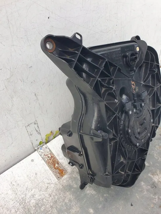 AdBlue-tank Audi A6 C8 OEM 4K0131878J image 6