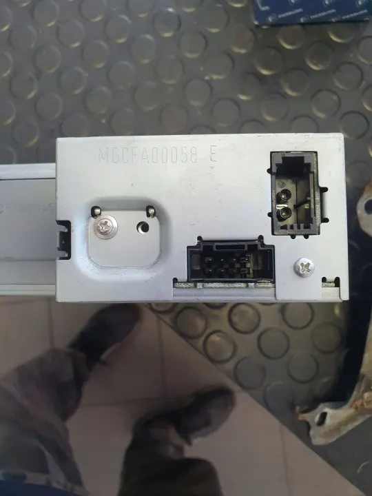 Audi CD-byttare 4E0910110L - Begagnad OEM-del image 3