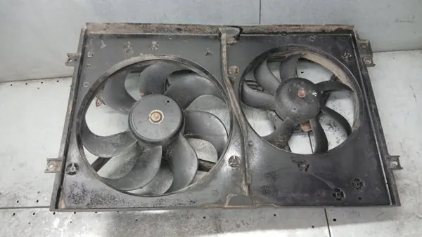 Ventilateur de radiateur d'occasion OEM 1J0121207M Audi A3 8L image 2