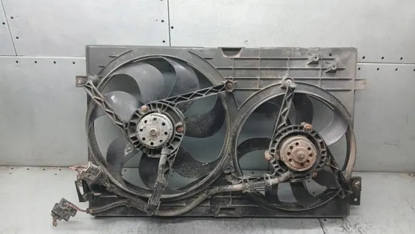 Ventilateur de radiateur d'occasion OEM 1J0121207M Audi A3 8L image 4