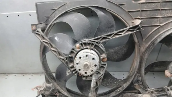 Ventilateur de radiateur d'occasion OEM 1J0121207M Audi A3 8L image 5