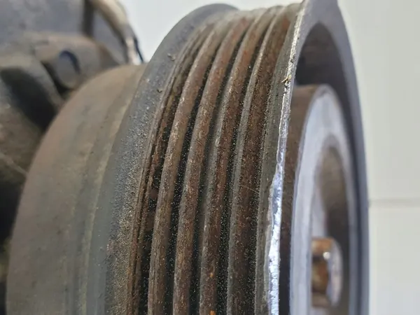 Compresseur de climatisation Land Rover OE JPB500110 image 6