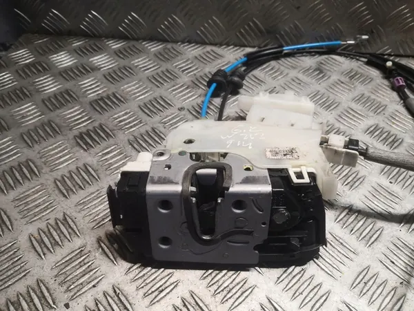 Vänster Baklås E W212 OEM 2047302135 image 2