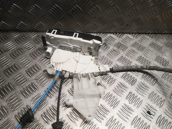 Vänster Baklås E W212 OEM 2047302135 image 3