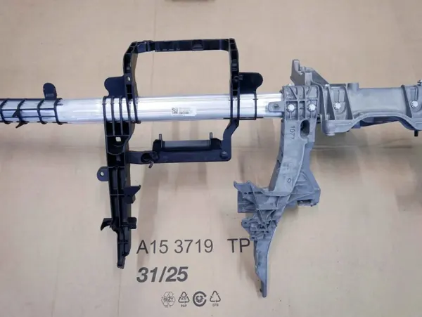 Poutre de support console OEM A2136800155 Mercedes Classe E image 4
