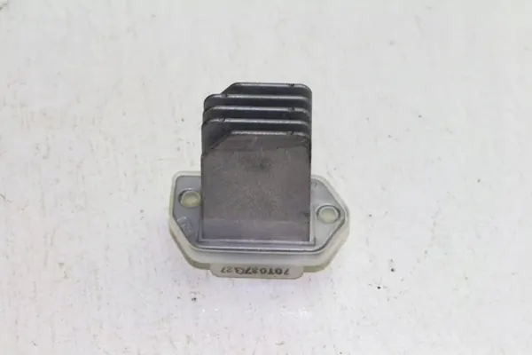 Nissan Juke lämmityspuhaltimen rele OEM A17745A0010000 image 2