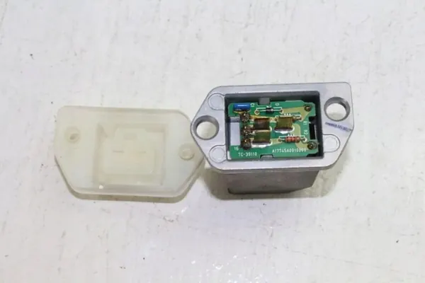 Nissan Juke lämmityspuhaltimen rele OEM A17745A0010000 image 4