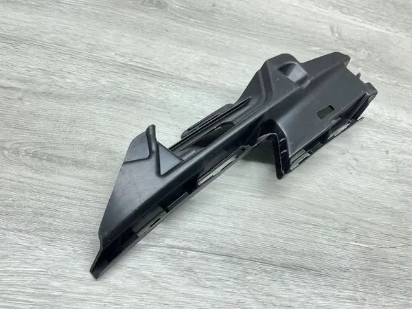 Etummaisen vasemman puskurin kiinnitysluiska Audi A3 Sedan image 3