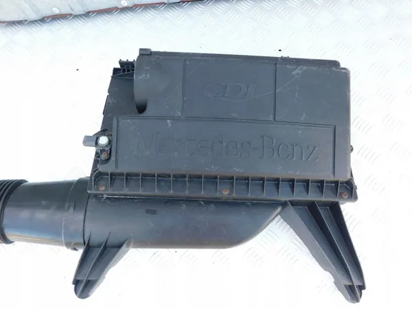 Mercedes Vito II W639 2.2 CDI Ilmansuodattimen Kotelo OEM A0000903851 image 2