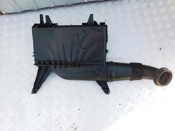 Mercedes Vito II W639 2.2 CDI Ilmansuodattimen Kotelo OEM A0000903851 image 3