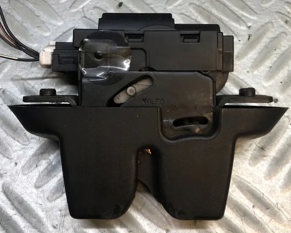 RENAULT LAGUNA II Baklucka Lås 8200257615A image 2