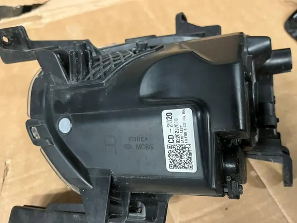 Halógeno Direito Frontal Kia Ceed III LED 92202J7000 image 4