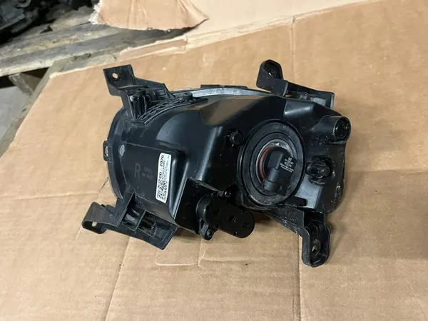 Halógeno Direito Frontal Kia Ceed III LED 92202J7000 image 5