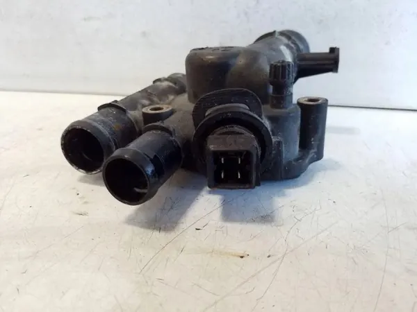 Termostaatin kotelo OEM 8200112054b Suzuki Grand Vitara II:lle image 3