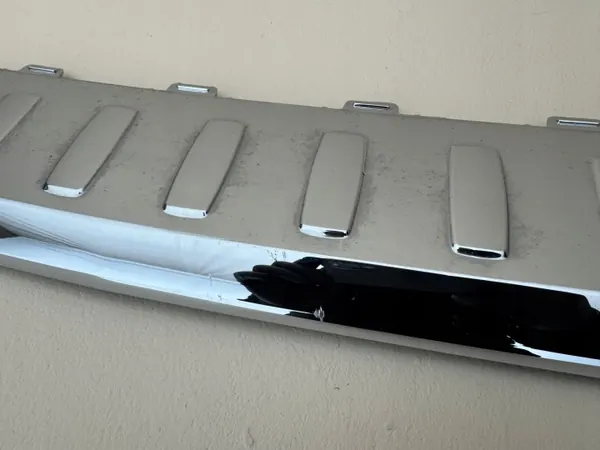 Mercedes GL X166 Bakre Stötfångare Kromlist OEM A1668840190 image 5