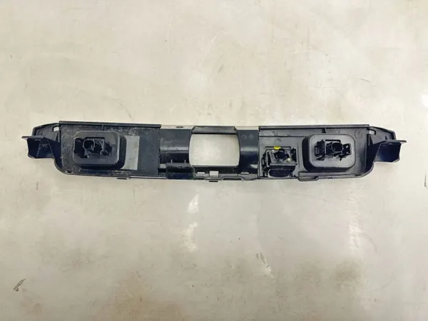 Luz da placa traseira Mazda CX-30 OEM DFR550854 image 3