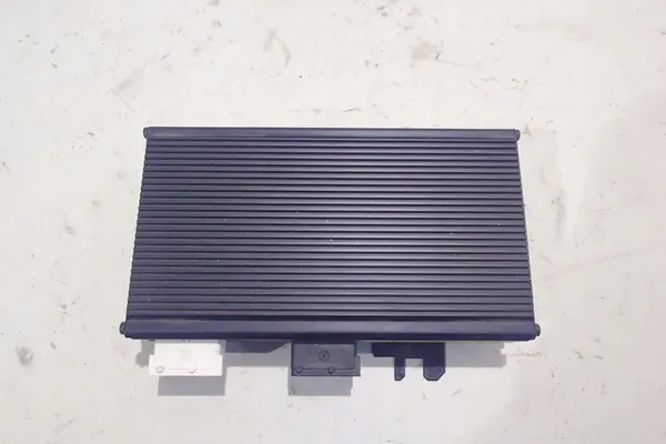 2006 Citroen C5 Verstärker HS6415 image 1