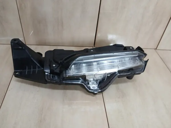 Toyota DRL LED Vasen Yaris Cross OEM Osa image 2