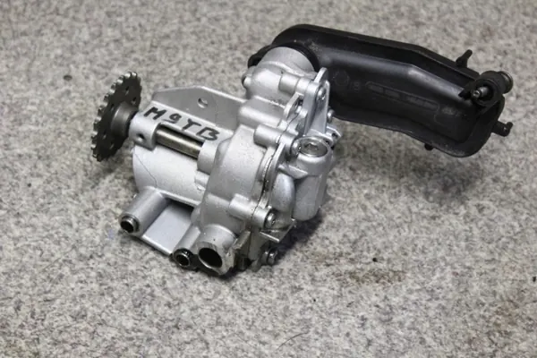 Pompe à huile OEM 150009761R pour Renault Master III 2.3DCI image 2