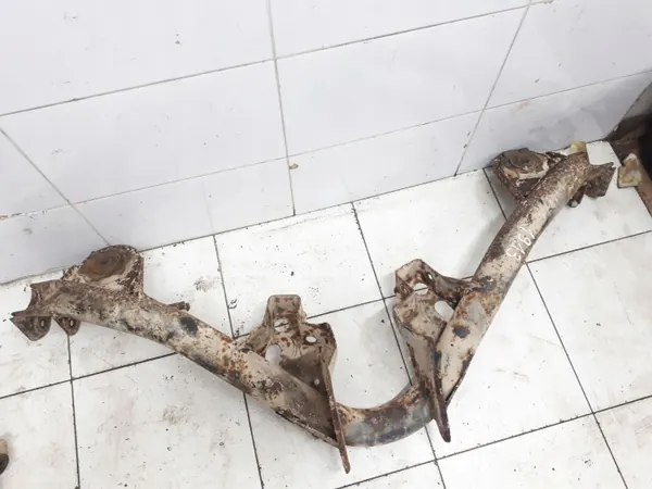 Ford Sierra Hinterfedern OEM ARA208522 - Gebraucht image 4