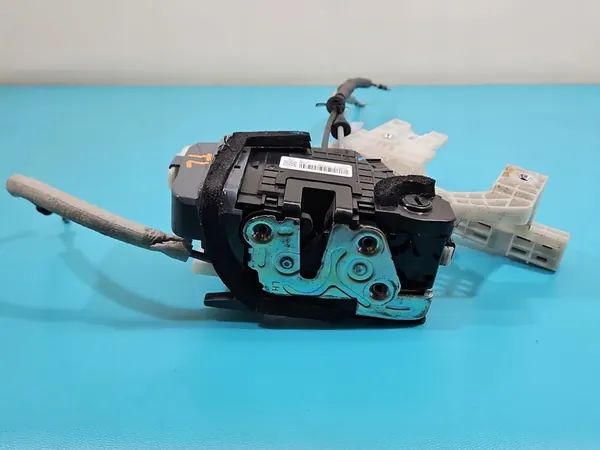 Vänster Baklås 81410-F2000 Hyundai Elantra VI 15-20 image 2