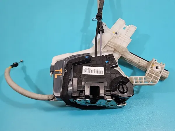 Vänster Baklås 81410-F2000 Hyundai Elantra VI 15-20 image 3