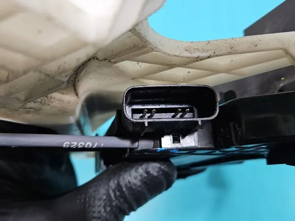 Vänster Baklås 81410-F2000 Hyundai Elantra VI 15-20 image 5