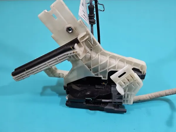 Vänster Baklås 81410-F2000 Hyundai Elantra VI 15-20 image 6