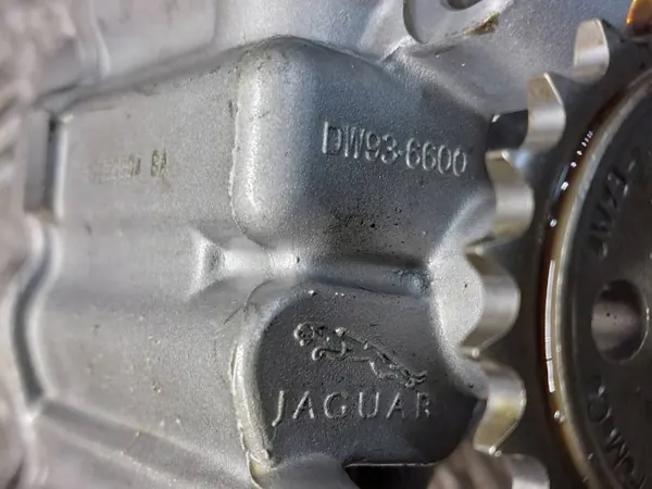 Jaguar Oljepump OEM DW93-6600 för XF X250 5.0 V8 image 5