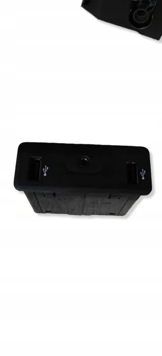Tomada USB AUX OEM 280236599R para Renault Megane IV image 2