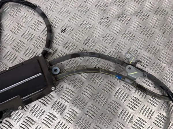 Toyota Mirai II Käsijarrumoduuli OEM 4631062010 image 7