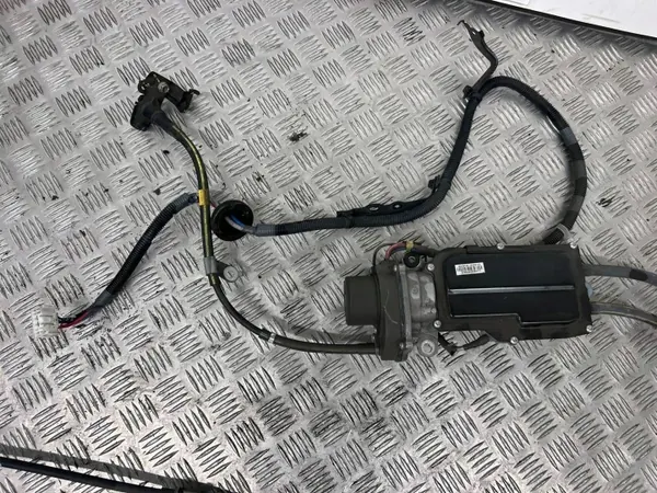 Toyota Mirai II Käsijarrumoduuli OEM 4631062010 image 8