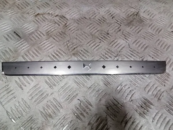 Right Side Sill Trim Citroen DS3 Crossback image 1