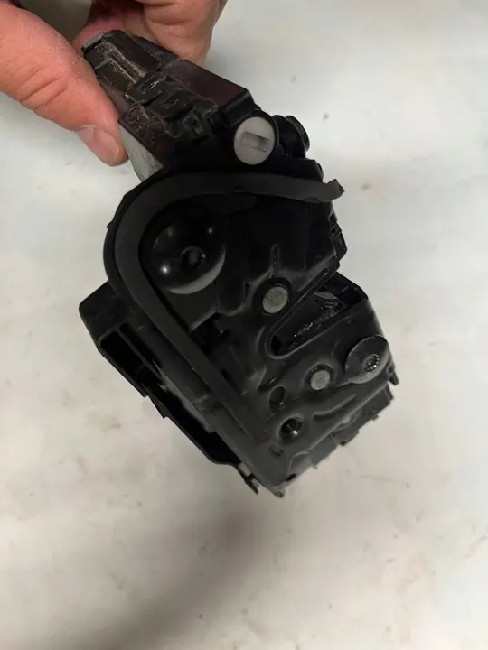 VW Golf VII Vänster Bakdörrslås 254639 image 2